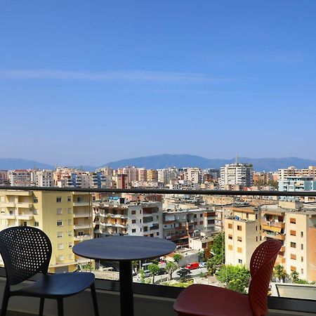 Hotel Vd Roleks Vlorë Exteriör bild