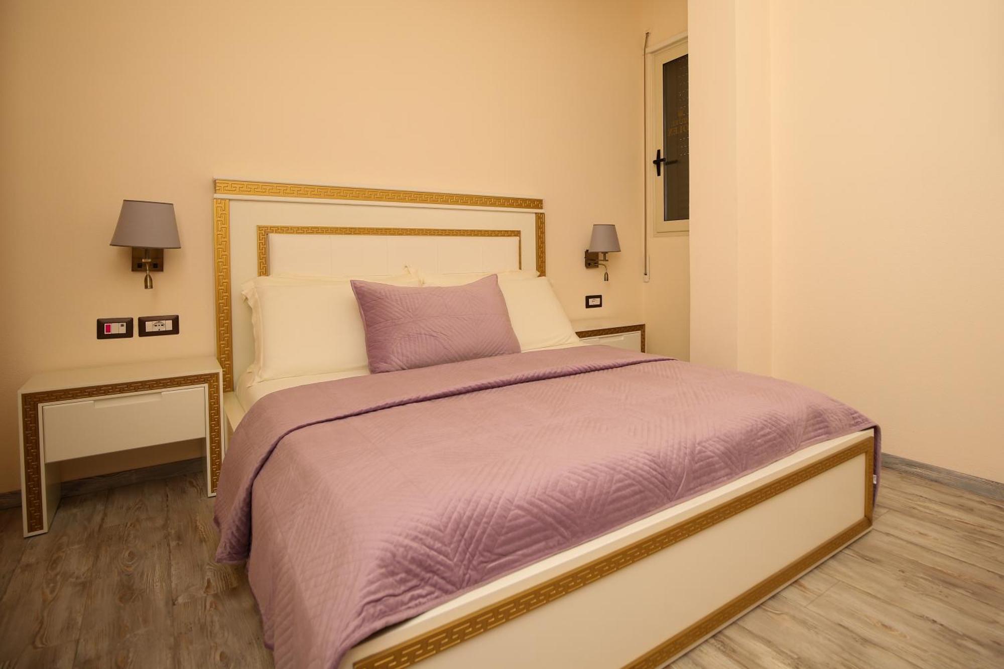 Hotel Vd Roleks Vlorë Rum bild